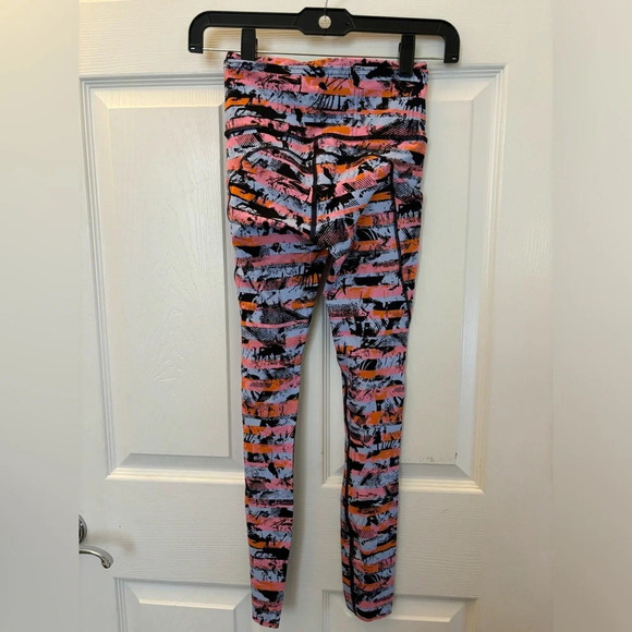 Lululemon Sz 2 Fast Free 7/8 Tight II Nulux 25" Inversion Multi Stretch Wicking - Picture 6 of 9